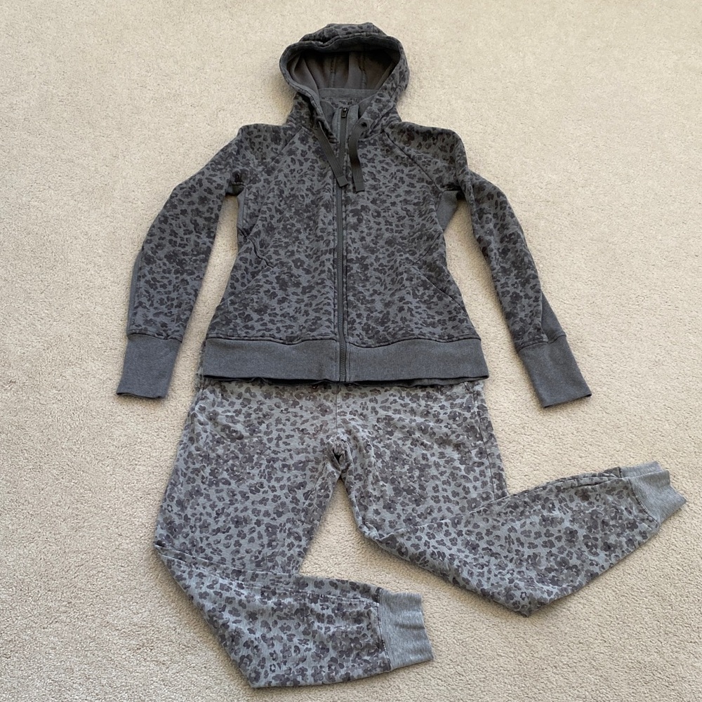 🌸ATHLETA SET Gray Leopard Print Hoodie and Joggers Set
